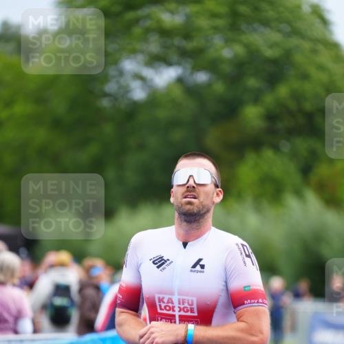 30.08.2026 - Elbe Triathlon Hamburg LAZAROV Photography http://msf.ph/oto/10046969 30.08.2026 10:27:58 Ziel 307 meine-sportfotos.de