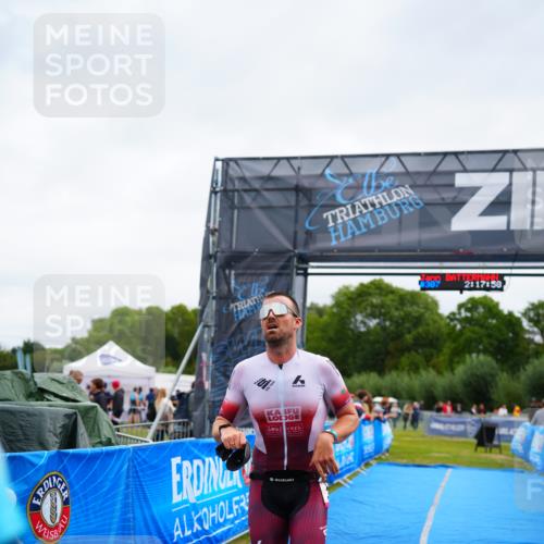 30.08.2026 - Elbe Triathlon Hamburg LAZAROV Photography http://msf.ph/oto/10046975 30.08.2026 10:27:59 Ziel 307 meine-sportfotos.de
