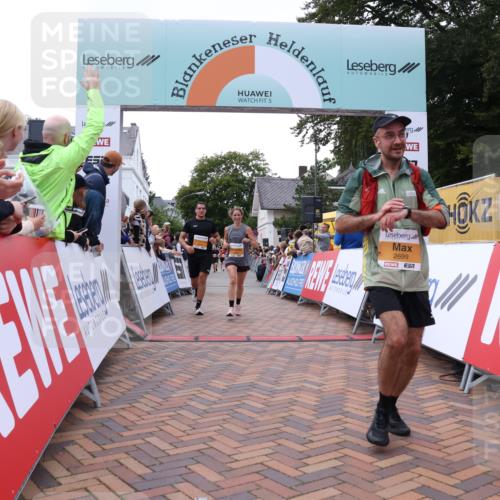 30.08.2026 - Blankeneser Heldenlauf Lena Gebhardt http://msf.ph/oto/10047017 30.08.2026 11:53:27 Ziel 2004, 2173, 2186, 2404, 2433, 2699 meine-sportfotos.de