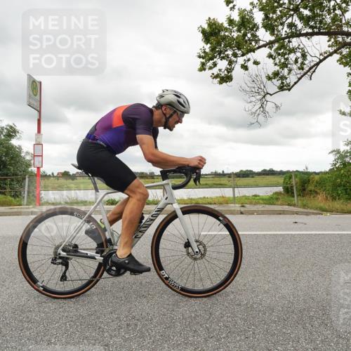 30.08.2026 - Elbe Triathlon Hamburg Michael Burmester http://msf.ph/oto/10047041 30.08.2026 14:53:52 Radfahren  meine-sportfotos.de