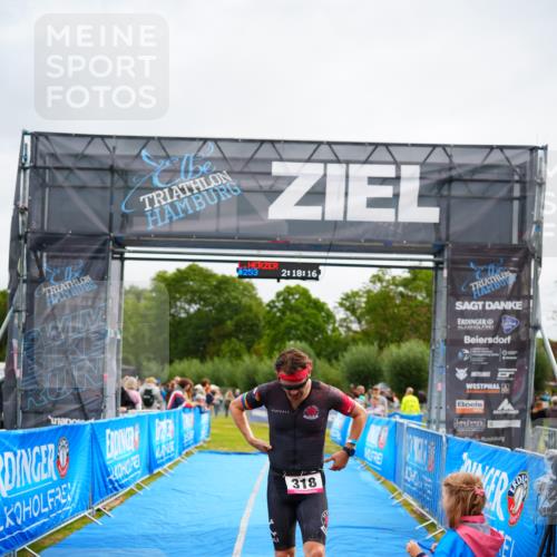 30.08.2026 - Elbe Triathlon Hamburg LAZAROV Photography http://msf.ph/oto/10047057 30.08.2026 10:28:19 Ziel 318 meine-sportfotos.de