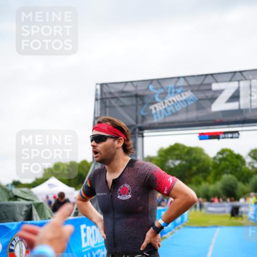 30.08.2026 - Elbe Triathlon Hamburg LAZAROV Photography http://msf.ph/oto/10047070 30.08.2026 10:28:21 Ziel  meine-sportfotos.de