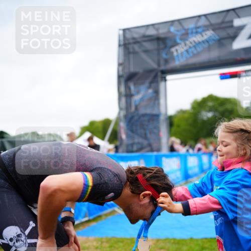 30.08.2026 - Elbe Triathlon Hamburg LAZAROV Photography http://msf.ph/oto/10047097 30.08.2026 10:28:25 Ziel 322 meine-sportfotos.de