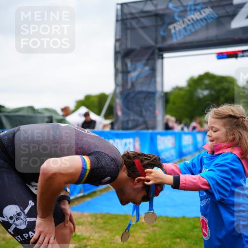 30.08.2026 - Elbe Triathlon Hamburg LAZAROV Photography http://msf.ph/oto/10047102 30.08.2026 10:28:26 Ziel 322 meine-sportfotos.de
