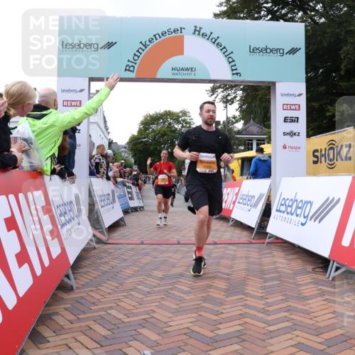 30.08.2026 - Blankeneser Heldenlauf Lena Gebhardt http://msf.ph/oto/10047146 30.08.2026 11:53:37 Ziel 2339, 2453, 2486 meine-sportfotos.de