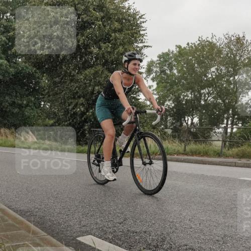 30.08.2026 - Elbe Triathlon Hamburg Michael Burmester http://msf.ph/oto/10047174 30.08.2026 15:45:21 Radfahren  meine-sportfotos.de