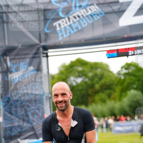 30.08.2026 - Elbe Triathlon Hamburg LAZAROV Photography http://msf.ph/oto/10047237 30.08.2026 10:28:56 Ziel 255 meine-sportfotos.de