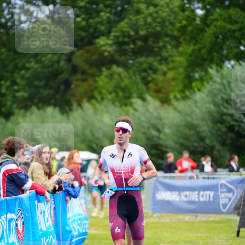 30.08.2026 - Elbe Triathlon Hamburg LAZAROV Photography http://msf.ph/oto/10047290 30.08.2026 10:29:35 Ziel 236, 310, 351 meine-sportfotos.de