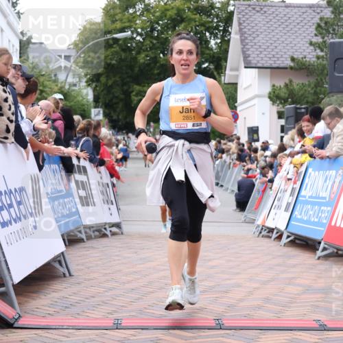 30.08.2026 - Blankeneser Heldenlauf Lena Gebhardt http://msf.ph/oto/10047316 30.08.2026 11:53:47 Ziel 2137, 2486, 2669, 2851, 2862 meine-sportfotos.de