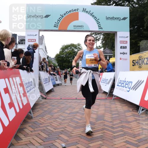 30.08.2026 - Blankeneser Heldenlauf Lena Gebhardt http://msf.ph/oto/10047343 30.08.2026 11:53:48 Ziel 2137, 2486, 2669, 2851, 2862 meine-sportfotos.de