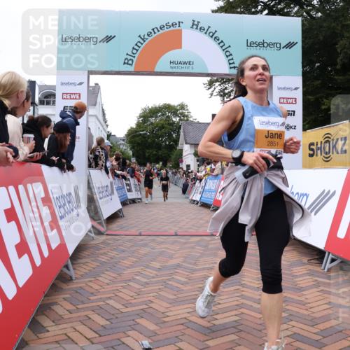 30.08.2026 - Blankeneser Heldenlauf Lena Gebhardt http://msf.ph/oto/10047356 30.08.2026 11:53:48 Ziel 2137, 2486, 2669, 2851, 2862 meine-sportfotos.de