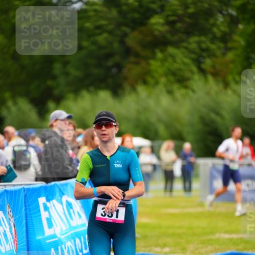 30.08.2026 - Elbe Triathlon Hamburg LAZAROV Photography http://msf.ph/oto/10047357 30.08.2026 10:29:43 Ziel 351 meine-sportfotos.de