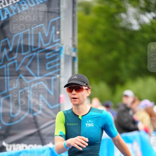 30.08.2026 - Elbe Triathlon Hamburg LAZAROV Photography http://msf.ph/oto/10047396 30.08.2026 10:29:45 Ziel 351 meine-sportfotos.de