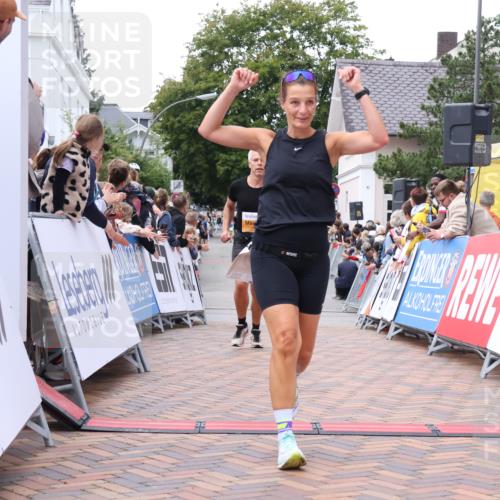 30.08.2026 - Blankeneser Heldenlauf Lena Gebhardt http://msf.ph/oto/10047402 30.08.2026 11:53:52 Ziel 2592, 2851, 2862 meine-sportfotos.de