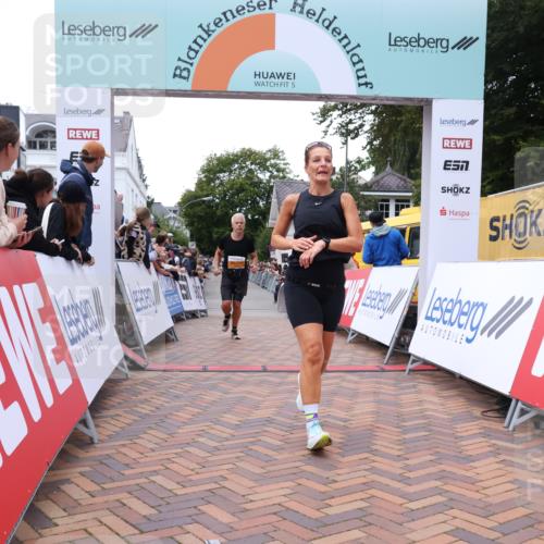 30.08.2026 - Blankeneser Heldenlauf Lena Gebhardt http://msf.ph/oto/10047416 30.08.2026 11:53:52 Ziel 2592, 2851, 2862 meine-sportfotos.de