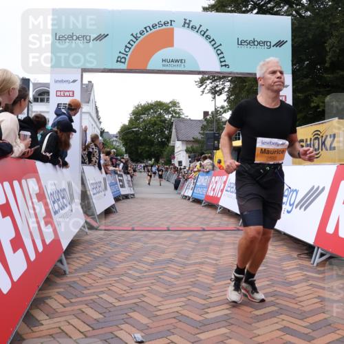 30.08.2026 - Blankeneser Heldenlauf Lena Gebhardt http://msf.ph/oto/10047466 30.08.2026 11:53:54 Ziel 2592, 2851, 2862 meine-sportfotos.de