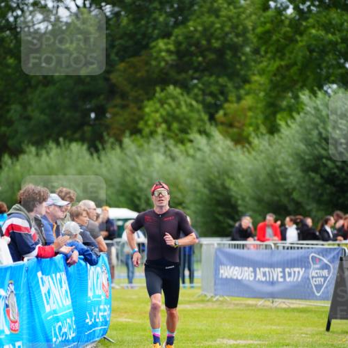 30.08.2026 - Elbe Triathlon Hamburg LAZAROV Photography http://msf.ph/oto/10047497 30.08.2026 10:30:41 Ziel 270 meine-sportfotos.de