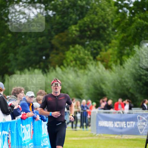 30.08.2026 - Elbe Triathlon Hamburg LAZAROV Photography http://msf.ph/oto/10047517 30.08.2026 10:30:43 Ziel 270 meine-sportfotos.de