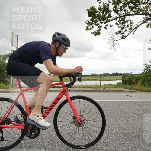 30.08.2026 - Elbe Triathlon Hamburg Michael Burmester http://msf.ph/oto/10047537 30.08.2026 14:57:56 Radfahren  meine-sportfotos.de