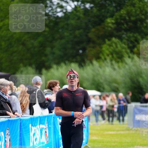 30.08.2026 - Elbe Triathlon Hamburg LAZAROV Photography http://msf.ph/oto/10047538 30.08.2026 10:30:43 Ziel 270 meine-sportfotos.de