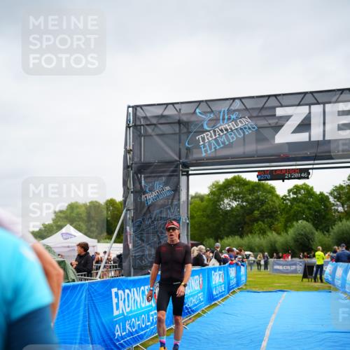 30.08.2026 - Elbe Triathlon Hamburg LAZAROV Photography http://msf.ph/oto/10047556 30.08.2026 10:30:46 Ziel 270 meine-sportfotos.de