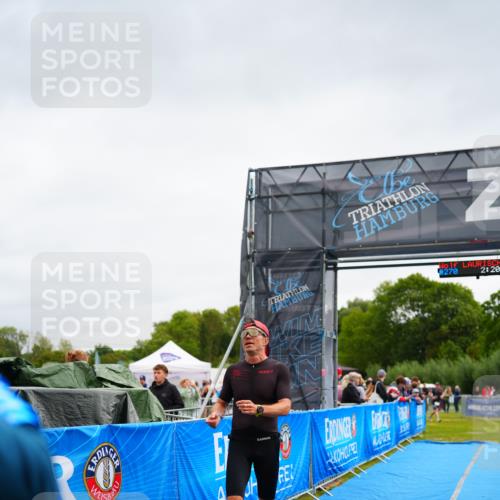 30.08.2026 - Elbe Triathlon Hamburg LAZAROV Photography http://msf.ph/oto/10047563 30.08.2026 10:30:48 Ziel 270 meine-sportfotos.de
