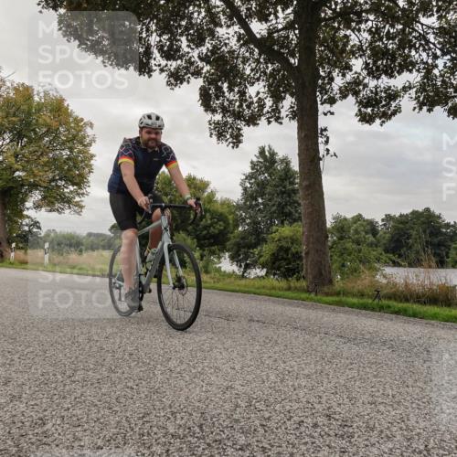 30.08.2026 - Elbe Triathlon Hamburg Michael Burmester http://msf.ph/oto/10047567 30.08.2026 09:37:24 Radfahren 392, 400 meine-sportfotos.de