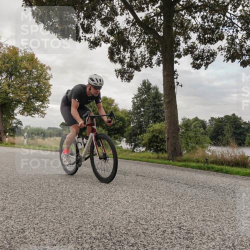 30.08.2026 - Elbe Triathlon Hamburg Michael Burmester http://msf.ph/oto/10047588 30.08.2026 09:37:42 Radfahren 356, 362, 439, 497, 555, 642, 711, 1897 meine-sportfotos.de