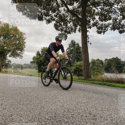 30.08.2026 - Elbe Triathlon Hamburg Michael Burmester http://msf.ph/oto/10047607 30.08.2026 09:37:44 Radfahren 356, 439, 497, 550, 555, 642, 711, 1897 meine-sportfotos.de