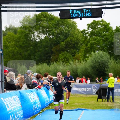 30.08.2026 - Elbe Triathlon Hamburg LAZAROV Photography http://msf.ph/oto/10047618 30.08.2026 10:31:04 Ziel 252, 1895 meine-sportfotos.de