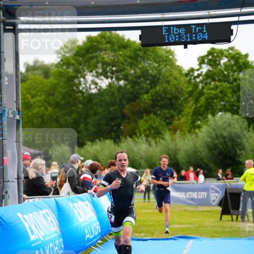 30.08.2026 - Elbe Triathlon Hamburg LAZAROV Photography http://msf.ph/oto/10047625 30.08.2026 10:31:04 Ziel 252, 1895 meine-sportfotos.de