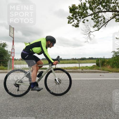 30.08.2026 - Elbe Triathlon Hamburg Michael Burmester http://msf.ph/oto/10047652 30.08.2026 14:59:27 Radfahren  meine-sportfotos.de