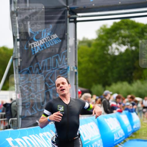 30.08.2026 - Elbe Triathlon Hamburg LAZAROV Photography http://msf.ph/oto/10047654 30.08.2026 10:31:06 Ziel 208, 252, 1895 meine-sportfotos.de