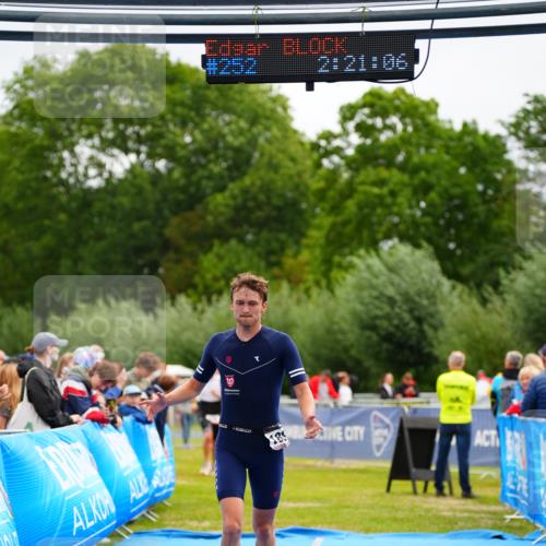 30.08.2026 - Elbe Triathlon Hamburg LAZAROV Photography http://msf.ph/oto/10047659 30.08.2026 10:31:07 Ziel 208, 252, 1895 meine-sportfotos.de