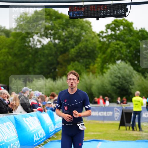 30.08.2026 - Elbe Triathlon Hamburg LAZAROV Photography http://msf.ph/oto/10047669 30.08.2026 10:31:07 Ziel 208, 252, 1895 meine-sportfotos.de