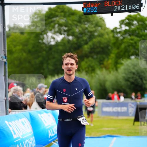 30.08.2026 - Elbe Triathlon Hamburg LAZAROV Photography http://msf.ph/oto/10047685 30.08.2026 10:31:08 Ziel 208, 252, 1895 meine-sportfotos.de