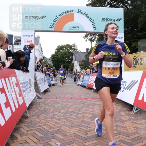 30.08.2026 - Blankeneser Heldenlauf Lena Gebhardt http://msf.ph/oto/10047689 30.08.2026 11:54:11 Ziel 2247, 2324, 2585 meine-sportfotos.de