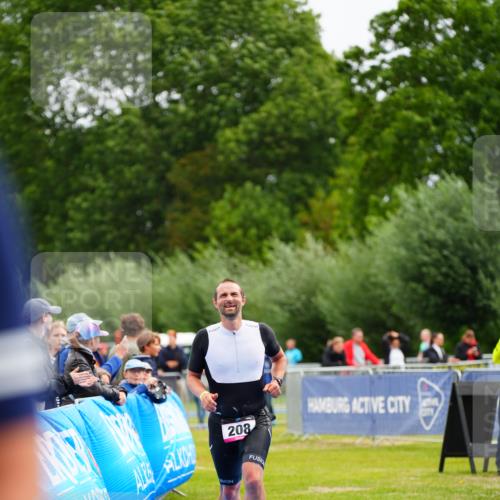 30.08.2026 - Elbe Triathlon Hamburg LAZAROV Photography http://msf.ph/oto/10047701 30.08.2026 10:31:11 Ziel 208 meine-sportfotos.de