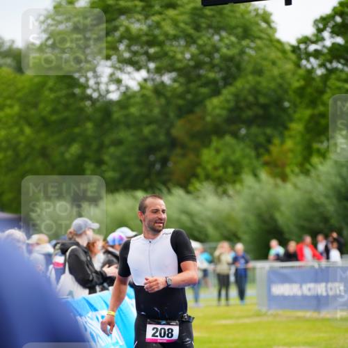 30.08.2026 - Elbe Triathlon Hamburg LAZAROV Photography http://msf.ph/oto/10047717 30.08.2026 10:31:13 Ziel 208 meine-sportfotos.de