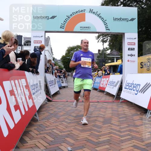 30.08.2026 - Blankeneser Heldenlauf Lena Gebhardt http://msf.ph/oto/10047748 30.08.2026 11:54:14 Ziel 2247, 2324, 2468, 2585 meine-sportfotos.de