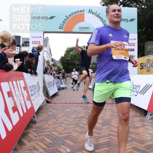 30.08.2026 - Blankeneser Heldenlauf Lena Gebhardt http://msf.ph/oto/10047761 30.08.2026 11:54:15 Ziel 2247, 2324, 2468, 2585 meine-sportfotos.de