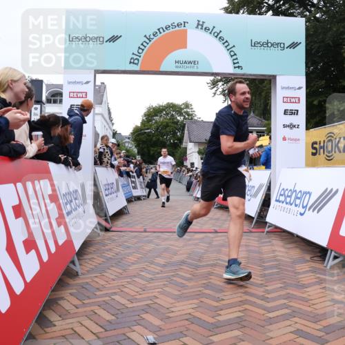 30.08.2026 - Blankeneser Heldenlauf Lena Gebhardt http://msf.ph/oto/10047774 30.08.2026 11:54:15 Ziel 2247, 2324, 2468, 2585 meine-sportfotos.de