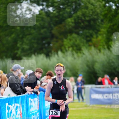 30.08.2026 - Elbe Triathlon Hamburg LAZAROV Photography http://msf.ph/oto/10047778 30.08.2026 10:31:29 Ziel 328 meine-sportfotos.de