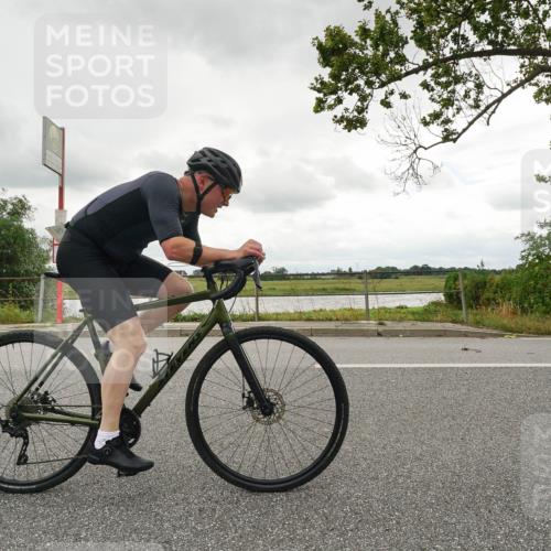 30.08.2026 - Elbe Triathlon Hamburg Michael Burmester http://msf.ph/oto/10047785 30.08.2026 15:00:40 Radfahren  meine-sportfotos.de
