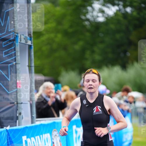 30.08.2026 - Elbe Triathlon Hamburg LAZAROV Photography http://msf.ph/oto/10047806 30.08.2026 10:31:30 Ziel 328 meine-sportfotos.de