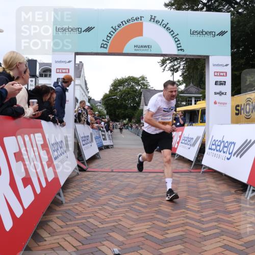 30.08.2026 - Blankeneser Heldenlauf Lena Gebhardt http://msf.ph/oto/10047828 30.08.2026 11:54:17 Ziel 2247, 2324, 2468, 2585 meine-sportfotos.de