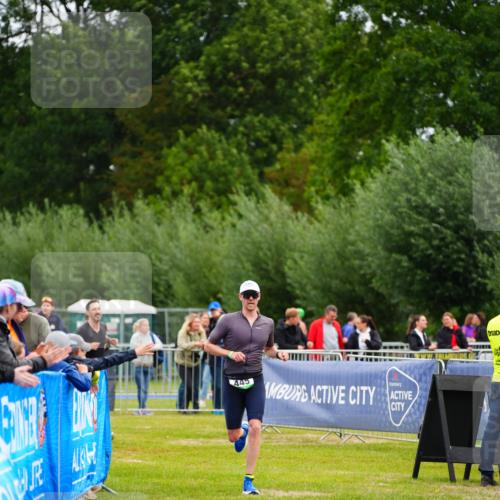 30.08.2026 - Elbe Triathlon Hamburg LAZAROV Photography http://msf.ph/oto/10047832 30.08.2026 10:31:55 Ziel 445 meine-sportfotos.de