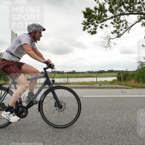 30.08.2026 - Elbe Triathlon Hamburg Michael Burmester http://msf.ph/oto/10047841 30.08.2026 15:01:23 Radfahren  meine-sportfotos.de