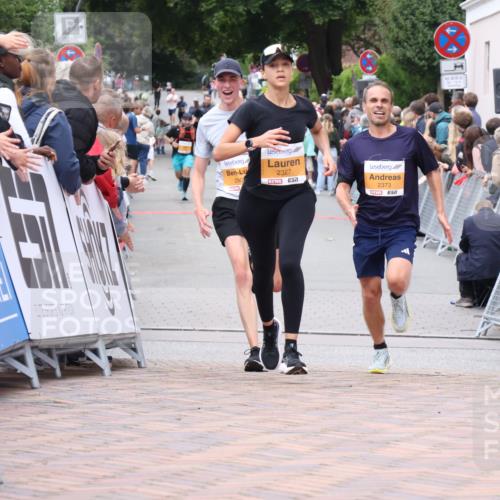30.08.2026 - Blankeneser Heldenlauf Lena Gebhardt http://msf.ph/oto/10047854 30.08.2026 11:54:26 Ziel 2327, 2373, 2909 meine-sportfotos.de