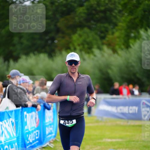 30.08.2026 - Elbe Triathlon Hamburg LAZAROV Photography http://msf.ph/oto/10047901 30.08.2026 10:31:58 Ziel 445 meine-sportfotos.de
